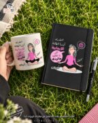 Collection - نوتبوك وقلم و مج سيراميك زخرفة كومكس احضري أيتها الطاقة الايجابية